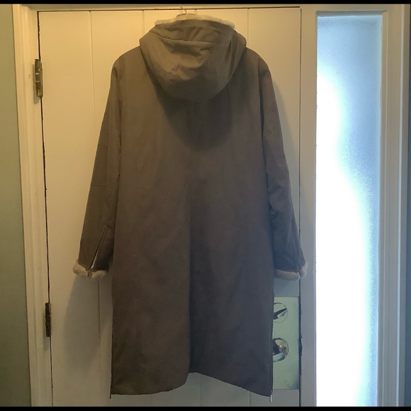 Metropolis Resort Winter Coat - Picture 2 of 9
